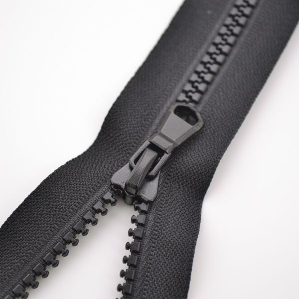 Zips Sarah kostený deliteľný 5mm - čierna 80 cm